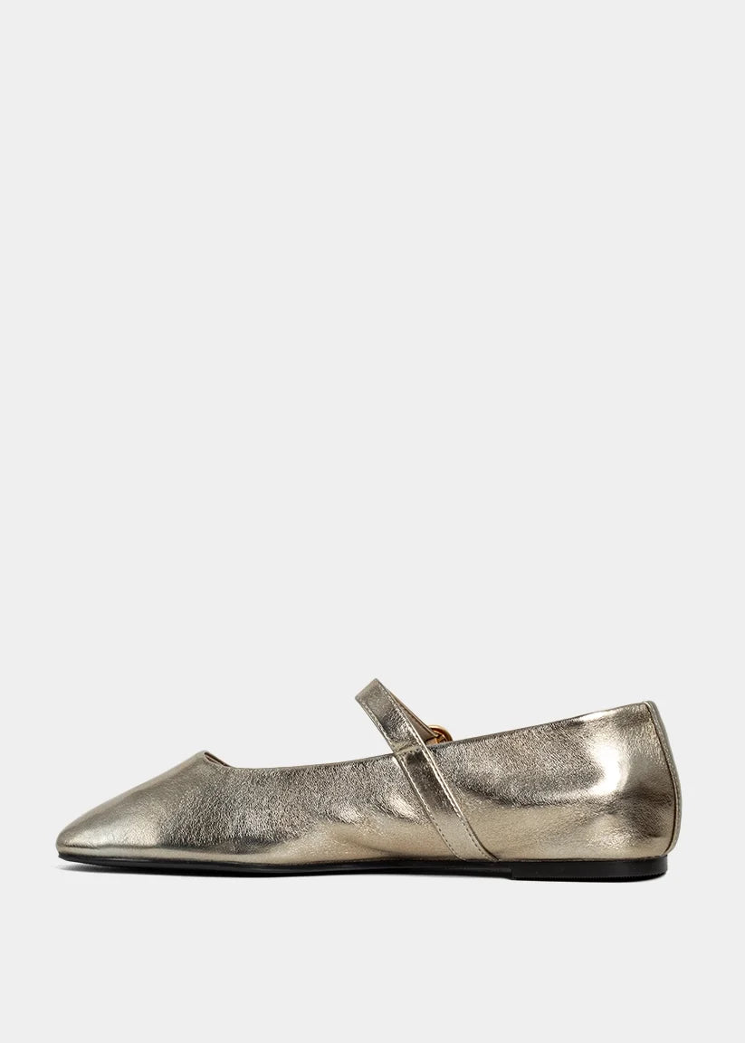 Cecily Gold Flat